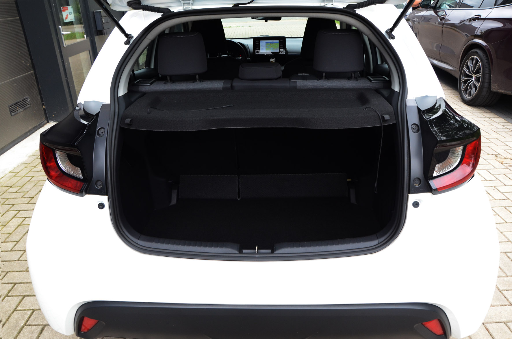 丰田 Yaris Active - 图片3