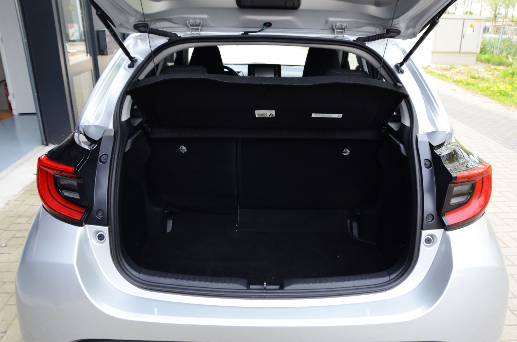 丰田 Yaris Dynamic - 图片8